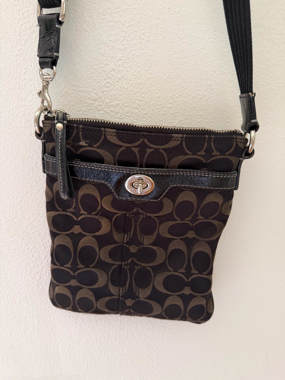 Coach Dark Black/Brown Signature Crossbody with Silver Turnlock